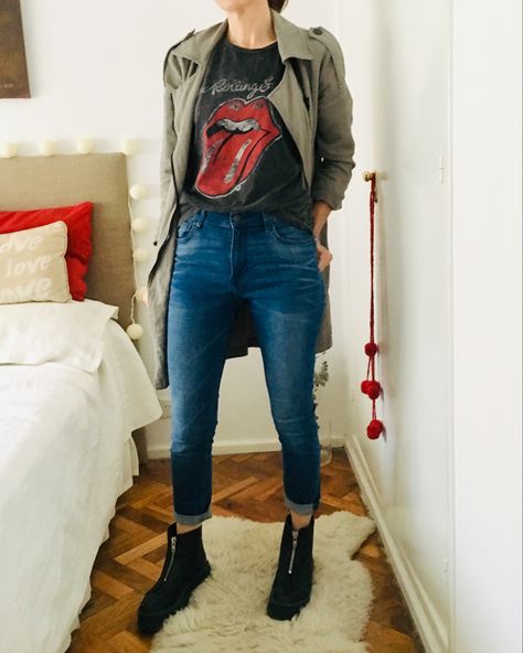 Outfit Teatro, Outfits Rockstar Mujer, Green Jacket Outfit, Outfit Mujer, Casual Day Outfits, Outfits With Converse, Indie Fashion, Alternative Outfits, Look At You