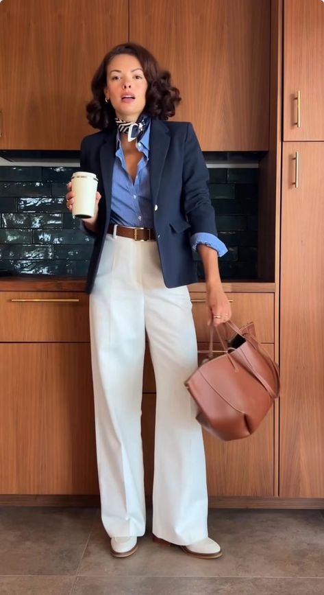 Camel Pants Outfit Work, Khaki Pants Outfit Women, Camel Pants Outfit, Slacks Outfit, Khaki Pants Outfit, Navy Blue Outfit, Pants Outfit Work, Trouser Outfits, Outfit Women