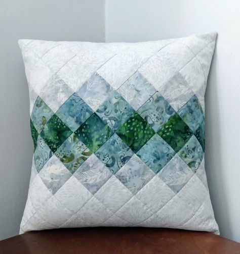 Make Your Own Pillow Covers, Quilting Pillows Pattern, Pillowcase Quilt Pattern, Modern Quilted Pillow Patterns, Quilted Pillow Covers Easy Diy, Pillow Designs Ideas, Quilted Pillow Patterns Free, Modern Quilt Pillow Patterns, Modern Quilted Pillow