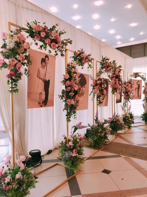 Free Standing Floral Installation, Photo Area Wedding Backdrops, Photo Area For Wedding, Birthday Entrance Decor, Wedding Backdrop Design Outdoor, Entrance Wedding Decor, Entrance Decoration Wedding, Wedding Photo Area, Decorating Ideas Wedding