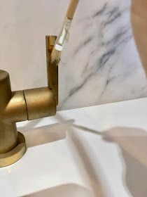 Paint Bathroom Sink, Delta Champagne Bronze, Best Spray Paint, Bronze Spray Paint, Paint Bathroom, Metal Sink, Glamour Home, Brass Kitchen Faucet, Metallic Spray Paint