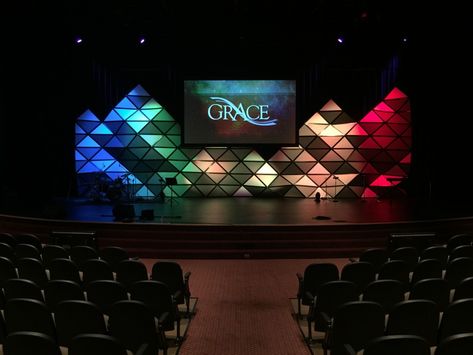 3D Pyramids from Grace Community Church in Fulton, MD | Church Stage Design Ideas 3d Pyramid, Church Stage Design Ideas, Church Interior Design, Stage Design Ideas, Church Backgrounds, Stage Background, Stage Set Design, Church Stage Design, Youth Room