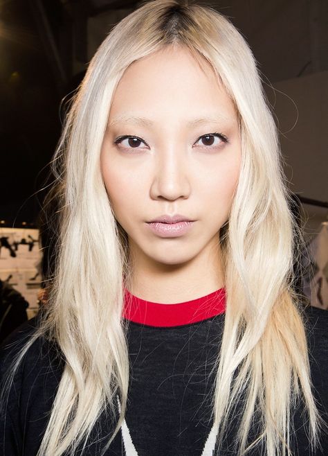 Blonde Hair Dark Eyes, Blonde Asian Hair, Bleached Eyebrows, Hair Color Guide, Blonde Asian, Bleach Blonde Hair, Dyed Blonde Hair, Platinum Hair, Platinum Blonde Hair