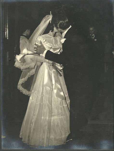 Detroit wedding, c.1940s. Can anyone identify any of the people in this photograph? Please add comments and notes. The images in this set were acquired at the Detroit estate sale of a woman who ran a floral shop on Chene Street for many years. The photos may have been connected with her business, and many of them were produced by Hoffman and Smart Set studios. We would like to use these images in the ongoing Chene Street History Project, but need more information first. Vintage Style Wedding Photos, 1940s Wedding Theme, 30s Wedding, 40s Wedding, Old Wedding Photos, Historical Wedding, 1970s Wedding Dress, 1930s Wedding, 1970s Wedding