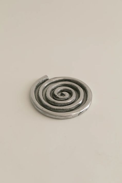 A set of four sand-cast aluminum spiral coasters, that have been plated in nickel for a slightly warmer metal finished. These coasters will add joyful personality to your table-scape while protecting whatever surface lies beneath. See below for more details. Cool Coasters, Table Scape, Sand Casting, Coaster Design, Ceramic Coasters, Art Table, Dream Decor, Everyday Objects, Cast Aluminum