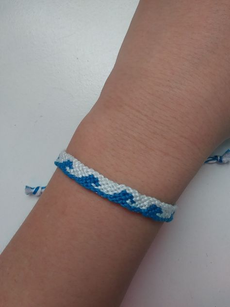 🌊Wave Bracelet🌊 Wave Bracelet, Thread Bracelets, Wristband Bracelet, Bracelet Ideas, Sea Waves, Wave Design, Blue Waves, Ocean Waves, Bracelet Designs