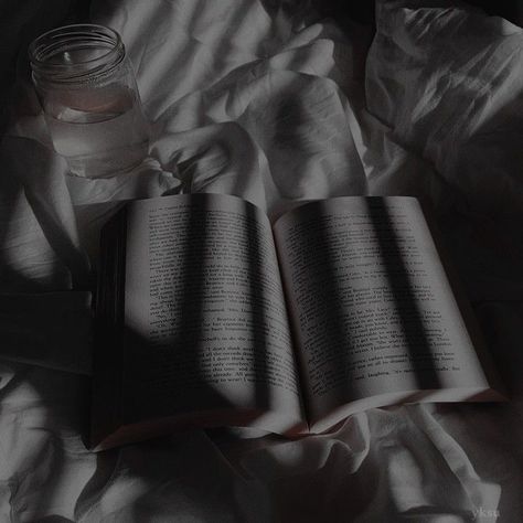 Wattpad, Bed, Books