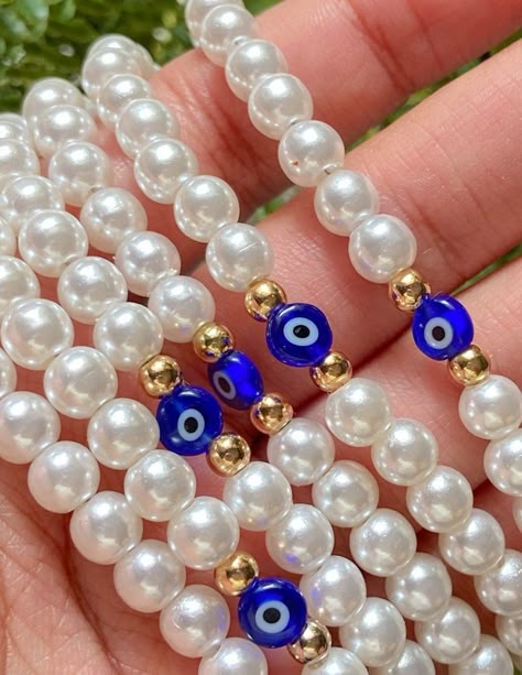 Evil Eye Jewelry Diy, Evil Eye Jewelry Bracelet, Mediterranean Jewelry, Necklace Evil Eye, Evil Eye Protection, Bead Charms Diy, Diy Bracelet Designs, Beads Bracelet Design, Jewelry Accessories Ideas