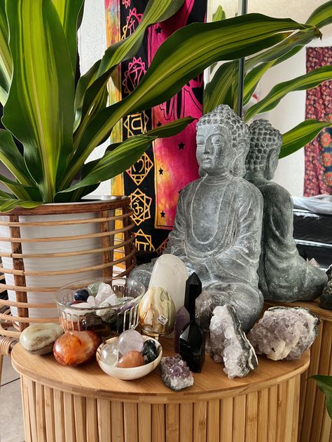 Spiritual Room, Crystal Room, Meditation Corner, Meditation Decor, Zen Room, Peaceful Home, Best Meditation, Loft Decor, Spiritual Decor