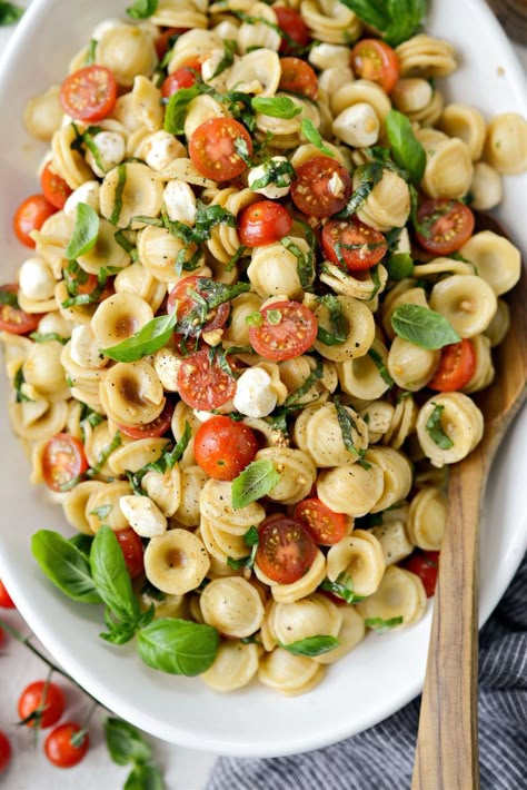 Caprese Pasta Salad - Simply Scratch Caprese Salad Pasta, Pasta Salad With Tomatoes, Mac And Cheese Recipe Easy, Homemade Mac And Cheese Recipe Easy, Creamy Balsamic Vinaigrette, Easy Italian Pasta, Easy Italian Pasta Salad, Lemon Basil Chicken, Baked Potato Slices