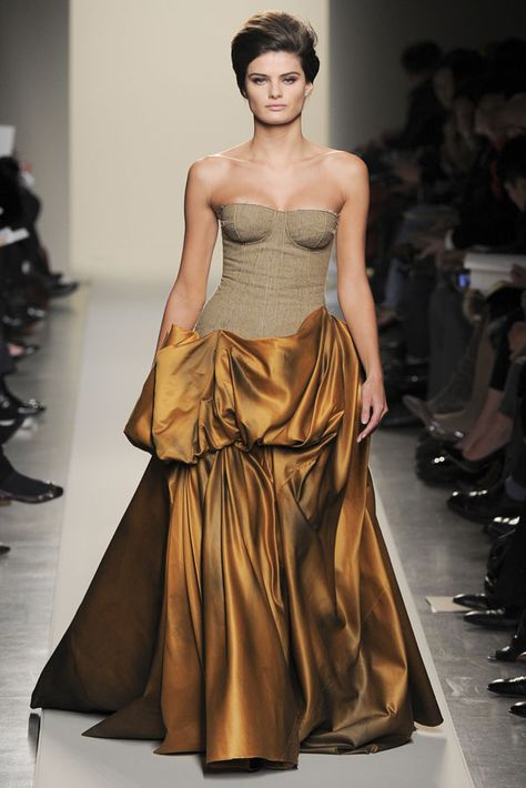 Milan Fashion Week, Bottega Veneta Fall 2011 Anja Rubik, Vogue Uk, Gorgeous Gowns, Fall Fashion Trends, Gold Dress, Beautiful Gowns, Milan Fashion Week, Bottega Veneta, Runway Fashion