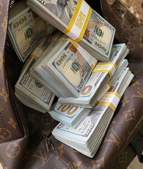 @mynamesjaelyn😙 Lottery Jackpot, Fake Money, Money Generator, Money Stacks, Money Pictures, Gold Money, Money On My Mind, Rich Money, Money Magnet