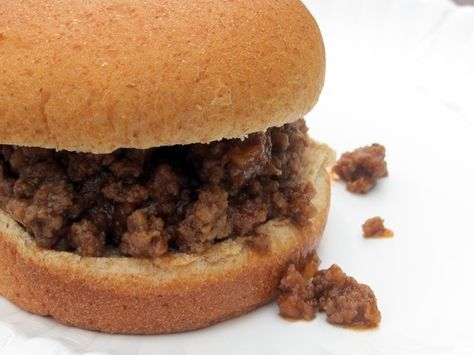 Hamburger Barbecue, Baker Bread, Homemade Sloppy Joe Recipe, Homemade Buns, Homemade Sloppy Joes, Homemade Sandwich, Homemade Hamburger, Buns Recipe, Homemade Hamburgers