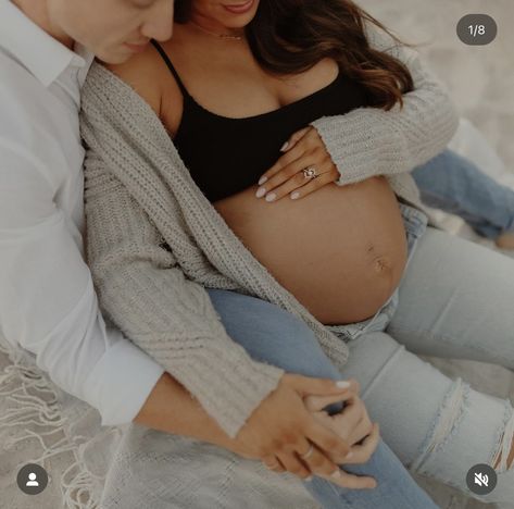 Maternity Jeans Outfit Photoshoot, Denim Jacket Maternity Shoot, Casual Maternity Shoot, Simple Maternity Shoot, Denim Maternity Shoot Pregnancy Photos, Maternity Jeans Outfit, Country Maternity Photos, Country Maternity, Maternity Studio Photoshoot