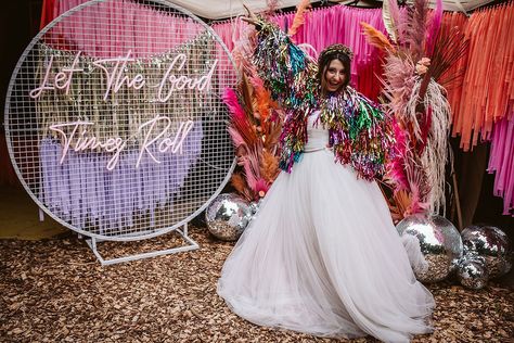 Bold & Sparkly Disco Wedding Ideas! ⋆ Unconventional Wedding Disco Garden Party, Garden Party Wedding Dress, Doctor Who Wedding, Disco Wedding, Mini Wedding Cakes, Party Wedding Dress, Fairytale Gown, Ombre Wedding, Eclectic Wedding