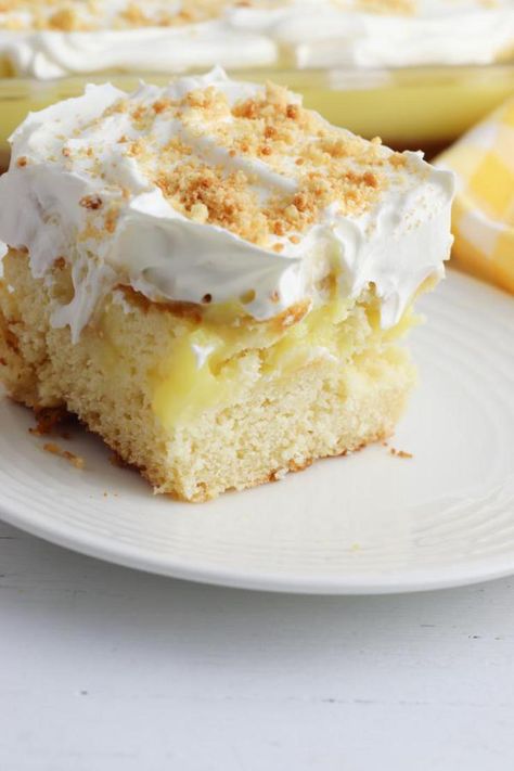 Banana Pudding Poke Cake Cake Sweetened Condensed Milk, Best Poke Cake, Banana Poke Cake, Gluten Free Banana Pudding, Gluten Free Yellow Cake, Cake Mix Cinnamon Rolls, Gluten Free Cake Mixes, Instant Banana Pudding, Banana Pudding Poke Cake