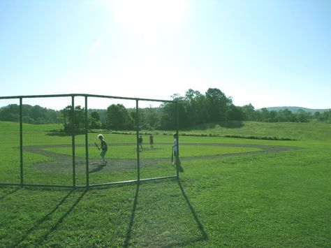 Baseball field in the backyard. Baseball Backstop Diy, Backyard Baseball, Baseball Ideas, Baseball Diamond, Fantasy Baseball, Future Garden, Outside Activities, Sandlot, Giants Baseball