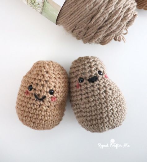 Small Potatoes Crochet Pattern - Repeat Crafter Me Crocheted Potato Pattern, Crochet Potatoes Free Pattern, Bernat Super Value Yarn, Small Potatoes, Tiny Toys, Repeat Crafter Me, Quilled Creations, Crochet Gratis, Crochet Tips