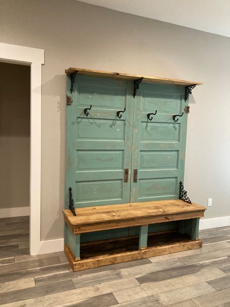 Entry Tree, Rustic Hall Tree, Old Door Projects, Headboard Benches, Vintage Furniture Makeover, Rustic Farmhouse Furniture, Modern Industrial Furniture, Door Projects, Diy Coat Rack