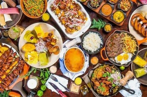 😍 En el año 2023, la cocina peruana se convirtió en el centro de atención mundial ya que Perú fue nombrado «el principal destino culinario del mundo». No es la primera vez que la cocina es reconocida como tal, y def... 🇵🇪 South American Dishes, Spicy Hot Chocolate, Boiling Sweet Potatoes, Peruvian Restaurant, Gourmet Appetizers, Food Habits, Peruvian Cuisine, Marinated Beef, Peruvian Recipes