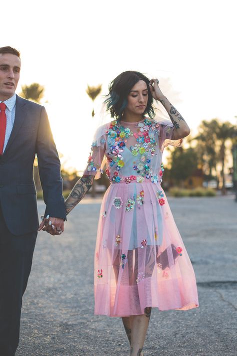 Short Coloured Wedding Dress, Reception Dress Colorful, Elopement Dress Colorful, Colorful Short Wedding Dress, Rock Wedding Dress, Colourful Wedding Dress, Pink Dress Wedding, Unusual Outfits, Vegas Elopement