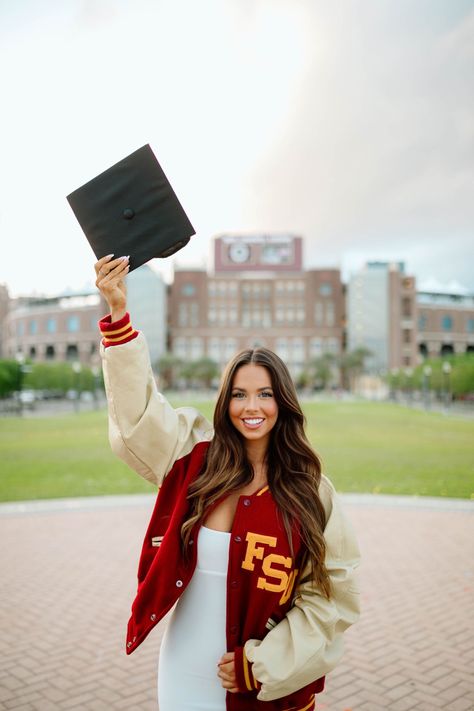 Fsu Grad Photos, Grad Pic Poses, Grad Shoot, Grad Pic, Senior Portrait Poses, Pic Poses, Grad Photoshoot, Grad Pics, Grad Photos