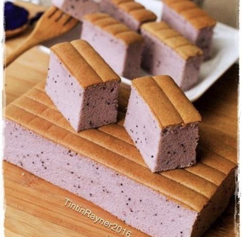 Ogura Cake, Pastry Desserts, Chiffon Cake, Sheet Cake, Cake Recipe, Cornbread, Pastry, Baking, Ethnic Recipes