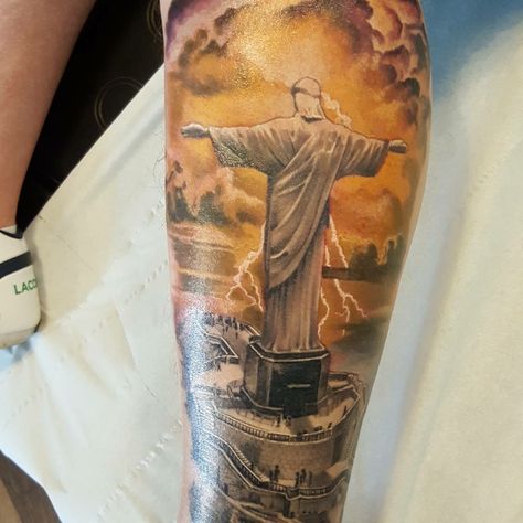 Christ the redeemer tattoo Redeemer Tattoo, Christ The Redeemer Tattoo, Religous Tattoo, Jesus Tattoo Sleeve, Tattoo Perna, Tattoo Apprenticeship, Christ Tattoo, Jesus Tattoo, Christ The Redeemer