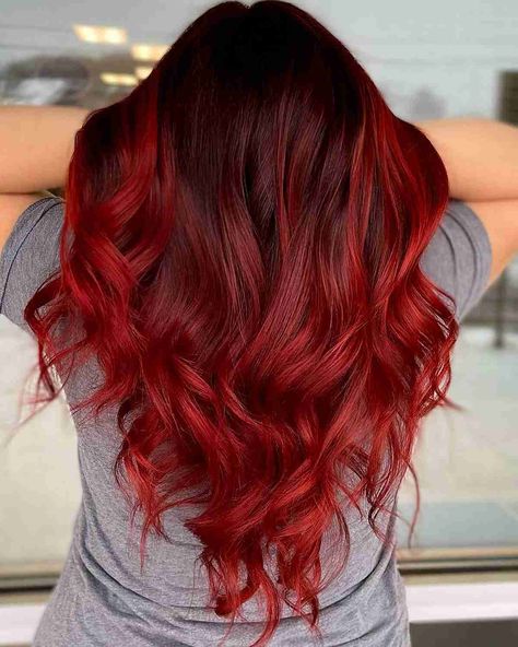 Halo Hair Colors, V Cut Hair, Hair Colors To Try, V Shape Hair, Light Brown Balayage, Red Balayage Hair, Red Balayage, Red Hair Inspo, Hair Streaks