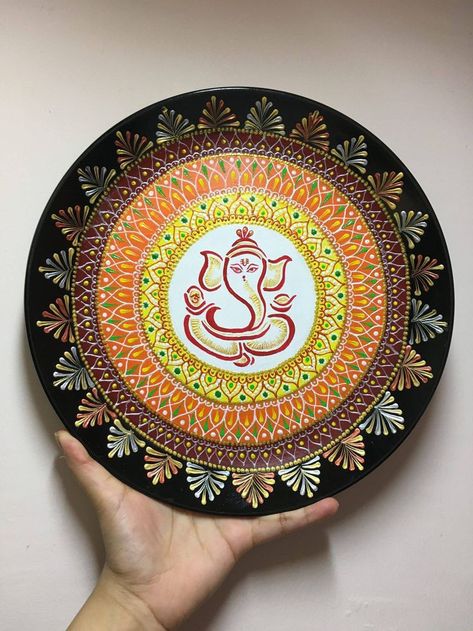 Traditional Mandala Art, Ganesh Drawings, Ganesh Mandala Art, Mandala Basics, Diwali Mandala Art, Ganesh Mandala, Ganesh Drawing, Ganesha Mandala, Ganesha Wall Art