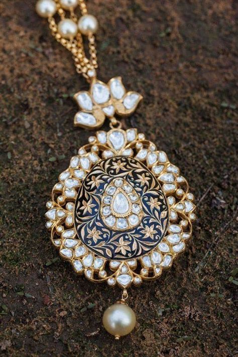 Sunita Shekhawat, Perhiasan India, Polki Jewellery, India Jewelry, Signature Jewelry, Kundan Jewellery, Fine Jewels, Classic Jewelry, Traditional Jewelry