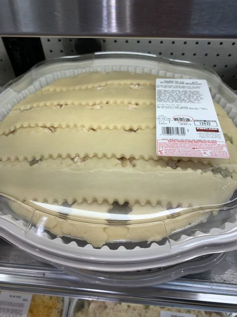 Over 5 pounds of goodness in this Costco chicken pot pie. I had to do a double take when I walked by it the first time because it looks just like the Costco apple pie. I hadn't seen this in a while, or maybe I just didn't notice, but the chicken pot pie is back on the shelves. It was located with all the pre-made items like shrimp, tacos, chicken Alfredo, mac n' cheese, etc. #chickenpotpie #costco #kirklandsignature Copycat Costco Chicken Pot Pie Recipe, Costco Chicken Pot Pie Recipe, Costco Rotisserie Chicken, Costco Chicken, Pre Made Meals, Pumpkin Lasagna, Chicken Pot Pie Filling, Holiday Pies, Chicken Pie