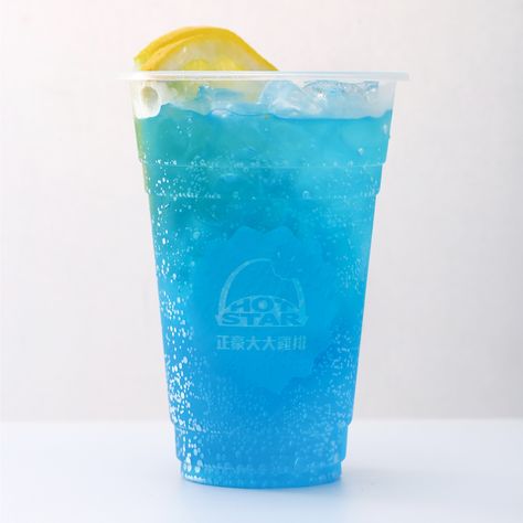 Hotstar Chicken Taiwan Blue Curacao lemonade Minuman Cup, Blue Lemonade, Pop Ice, Conjoined Twins, Fresh Cake, Blue Drinks, Retro Diner, Fancy Drinks, Blue Curacao