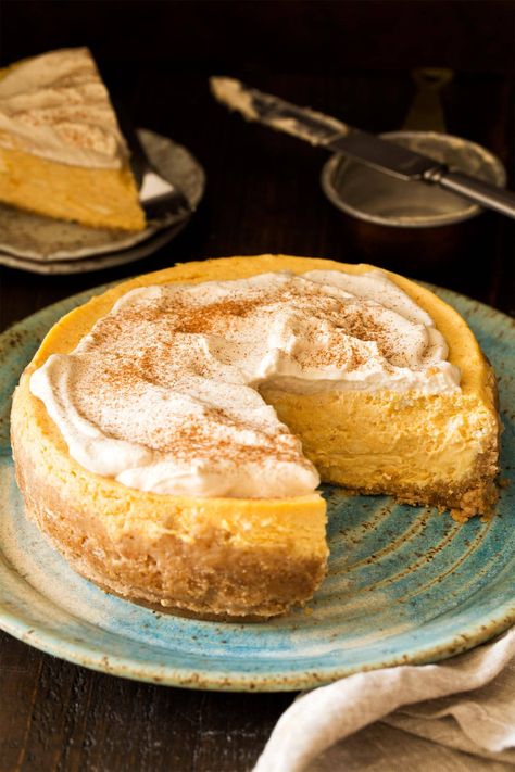 Instant Pot Pumpkin Cheesecake - Homemade In The Kitchen Instant Pot Pumpkin Cheesecake, Eggless Cheesecake, Thanksgiving For Two, Cheesecake Homemade, Instant Pot Cheesecake, Instant Pot Pumpkin, Small Cheesecakes, Maple Whipped Cream, Turkey Tenderloin