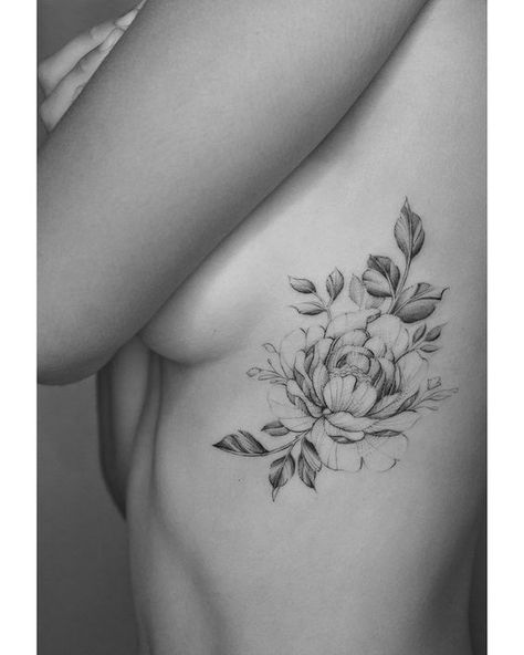 45 Charming and Irresistible Rib Tattoos Designs – OSTTY Shape Tattoo, Tattoo Rose, Inspiration Tattoos, Tattoos Designs, Tattoos For Daughters, Rib Tattoo, Pattern Tattoo, Trendy Tattoos, Sleeve Tattoo