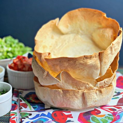 Make homemade taco salad bowls right in your air fryer in minutes using flour tortillas. Healthier than fried and so simple to make! Air Fryer Flour Tortilla, Taco Salad Shells, Taco Salad Recipe Healthy, Easy Taco Salad Recipe, Taco Salad Bowls, Tortilla Bowls, How To Make Taco, Taco Salad Recipes, Air Fryer Oven Recipes