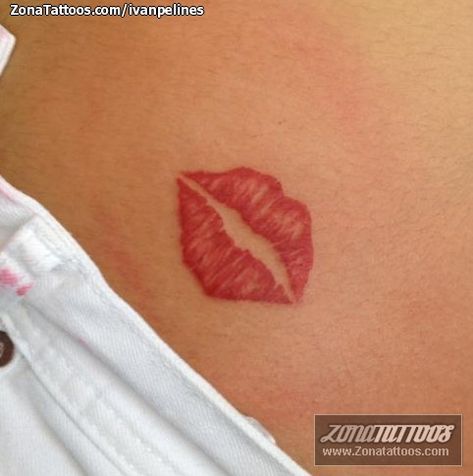 Tatuaje de / Tattoo by: ivanpelines | #tatuajes #tattoos #ink Tatto Lips, Red Lips Tattoo, Tattoo Ideas Back, Tattoo Son, Kiss Tattoos, Red Ink Tattoos, Lip Tattoos, Makeup Tattoos, Hip Tattoo