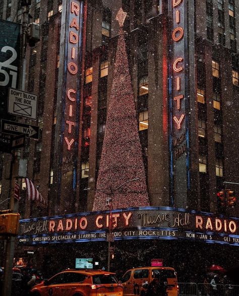 Christmas In New York City Aesthetic, Christmas In New York Aesthetic, Nyc At Christmas, Christmas Spectacular, Cool Album Covers, Travel New York, Days Till Christmas, Radio City Music Hall, New York City Travel