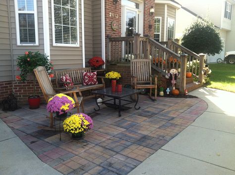 Front patio is all ready for fall. Front Yard Patio, Building A Porch, Front Courtyard, Front Landscaping, Front Patio, House With Porch, Patio Landscaping, Backyard Inspo, Front Yard Garden