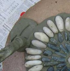 Making a Pebble Mosaic Step - Garden Molds Step Garden, Stone Mosaic Art, Muriatic Acid, Pebble Mosaic Tile, Mosaic Stepping Stone, Stepping Stone Molds, Square Mosaic Tile, Garden Pathways, Concrete Stepping Stones