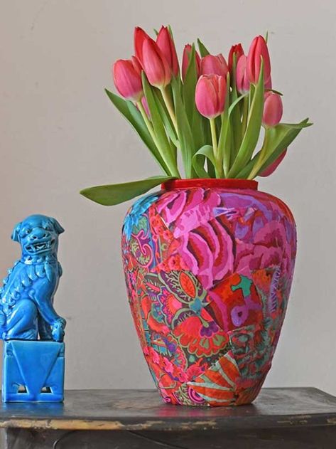 35 Upcycled Vase Ideas You'd Want In Your Home - Pillar Box Blue Decoupage Vases Ideas, Paint Vases Diy Ideas, Diy Vase Painting, Upcycle Vases, Vase Upcycling, Vase Upcycle, Anthropologie Vase, Upcycled Vase, Maximalism Aesthetic