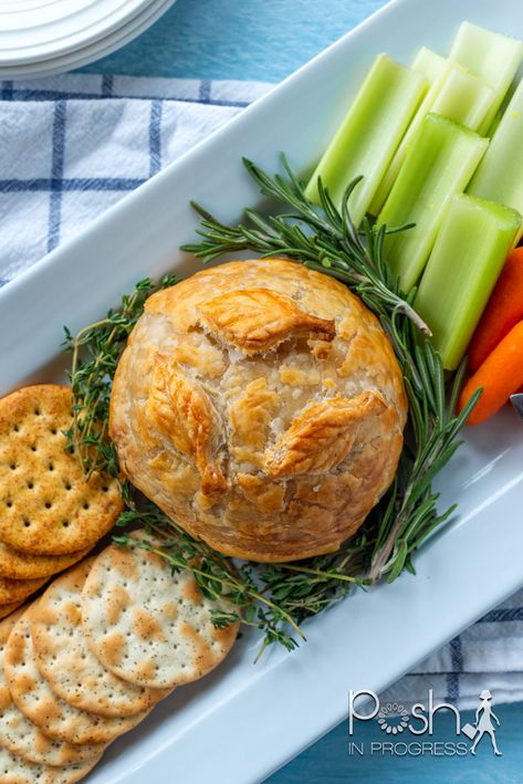 Garlic Baked Brie, Baked Brie With Garlic, Baked Brie Puff Pastry, Using Puff Pastry, Baked Brie Recipes, Garlic Baked, Brie Puff Pastry, Brie Recipes, Charcuterie Inspiration