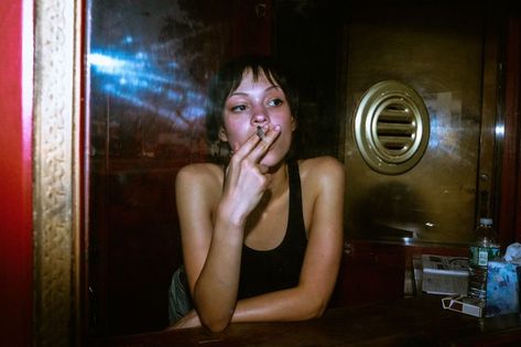 Renell Medrano, Nan Goldin, Serial Experiments Lain, Cinematic Photography, Jolie Photo, 인물 사진, Photography Inspo, Short Film, Film Photography