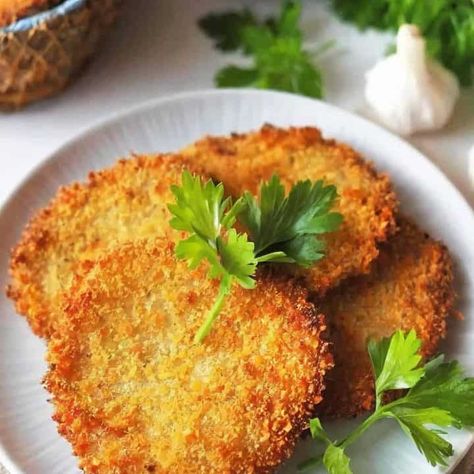 Air Fryer Pork Schnitzel - Simply Happenings Air Fryer Stuffed Mushrooms, Pork Schnitzel Recipe, Fried Mushroom Recipes, Fried Macaroni And Cheese, Pork Tenderloin Sandwich, Air Fryer Pork, Schnitzel Recipes, Cheese Stuffed Chicken Breast, Air Fryer Pork Chops