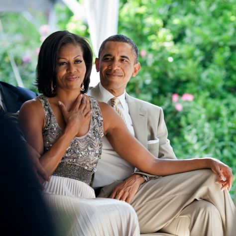 Barack and Michelle Obama work on 'Exit West' adaptation for Netflix - The Sauce Malia And Sasha, Dax Shepard, Michelle And Barack Obama, Barack And Michelle, Obama Family, Principe Harry, Frederick Douglass, Power Couple, Michelle Obama