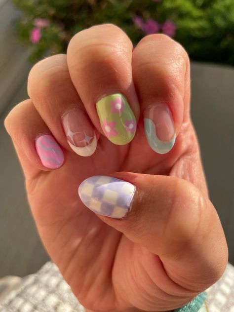 Easter Nail Ideas Short Nails, Pastel Spring Nails Short, Easter Nail Ideas Short, Pastel Nails With Design, Danish Pastel Nail Ideas, Pastel Nails Simple, Spring Gel Nails Ideas Simple, Easter Nail Designs Spring, Danish Nails