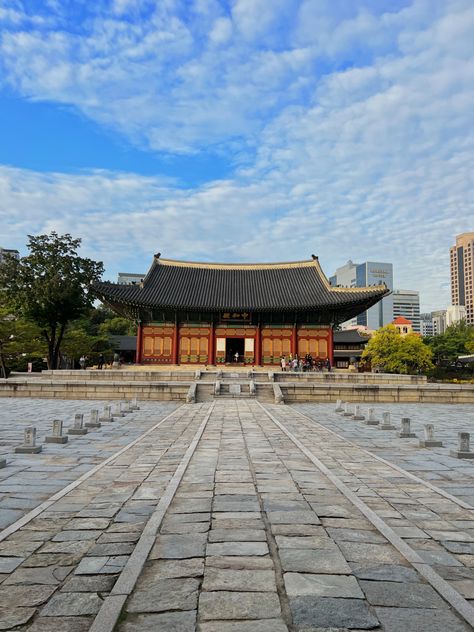 #Deoksugung Palace 덕수궁 #Deoksugung Palace #덕 #seoul travel #seoul city #Seoul #aesthetically pleasing #photography #aestheitcs #korea travel #south korea #beautiful photos #korea #photoart #photooftheday #instadaily Deoksugung Palace South Korea, Korea Palace, Seoul Palace, Travel Seoul, Travel South Korea, Seoul City, Seoul Travel, Korea Travel, Bucket Lists