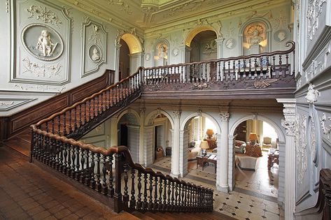 Mawley Hall Manor House Entrance Hall, English Mansion Interior, Wooden Manor, English Manor Houses Country Estate, Hotel Stairs, English Manor Houses Interior, Chateau Interior, Castle Hall, Houses In England