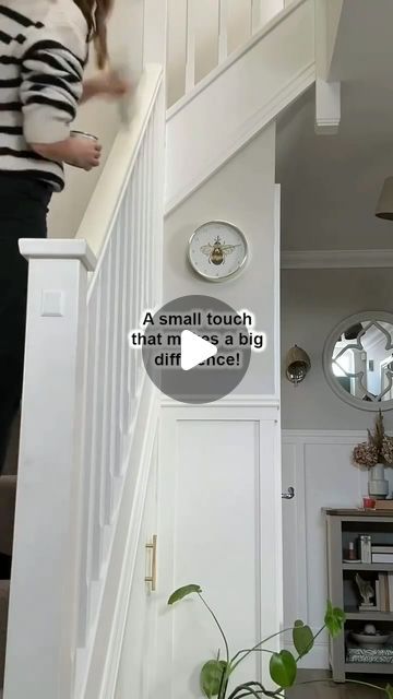 Frenchic Paint ❤️ on Instagram: "Create a faux wood look with this dynamic product duo. 🤩 That's right! Warm up your walkway and give your staircase a more country cottage feel with our infamous paint hack! 🤍🌾 Frenchic Fan Leanne (over at @very_lt_interiors) shows us how easy it is to give your bannister a more faux oak finish using our classic cream shade 'Crème de la Crème' from the self priming and self sealing The Lazy Range, along with our durable 'Browning Wax' to add that aged, rustic look to the paint. 😉 The ultimate power couple! ℹ️ Looking to use the hack around your home? Head on over to the FAQ section at the bottom of our website for more information on using our 'beam hack' in other areas of your home." Frenchic Blackjack Stairs, Frenchic Paint Bannister, Hallway Bannister Ideas, Frenchic Paint Wood Effect, Frenchic Browning Wax Stairs, Frenchic Browning Wax Hack, Bannister Ideas Painted, Painted Bannister, Painted Staircase Ideas