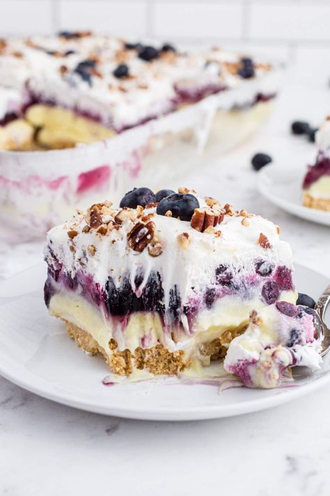 Blueberry Yum Yum Cake Yum Yum Cake, Blueberry Yum Yum, Cream Puff Cakes, Blueberry Desserts Recipes, Icebox Cake Recipes, Peach Pie Filling, Baking School, Blueberry Pie Filling, Family Fresh Meals